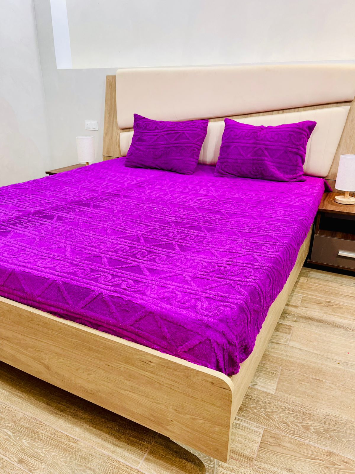 فرش جكار +2 مخادد (2 places)