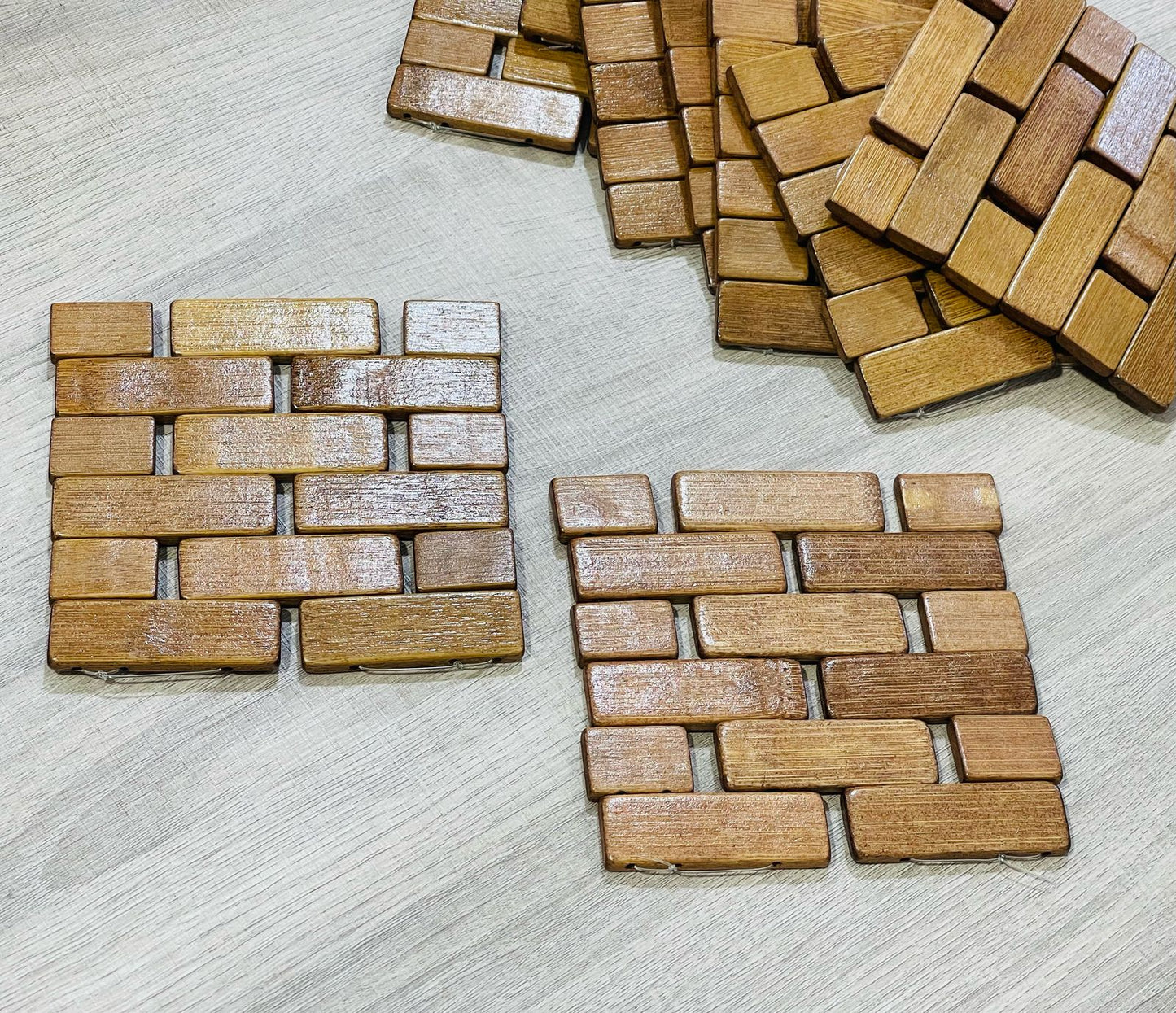 Sous Plat Carré en Bois 6 pièces