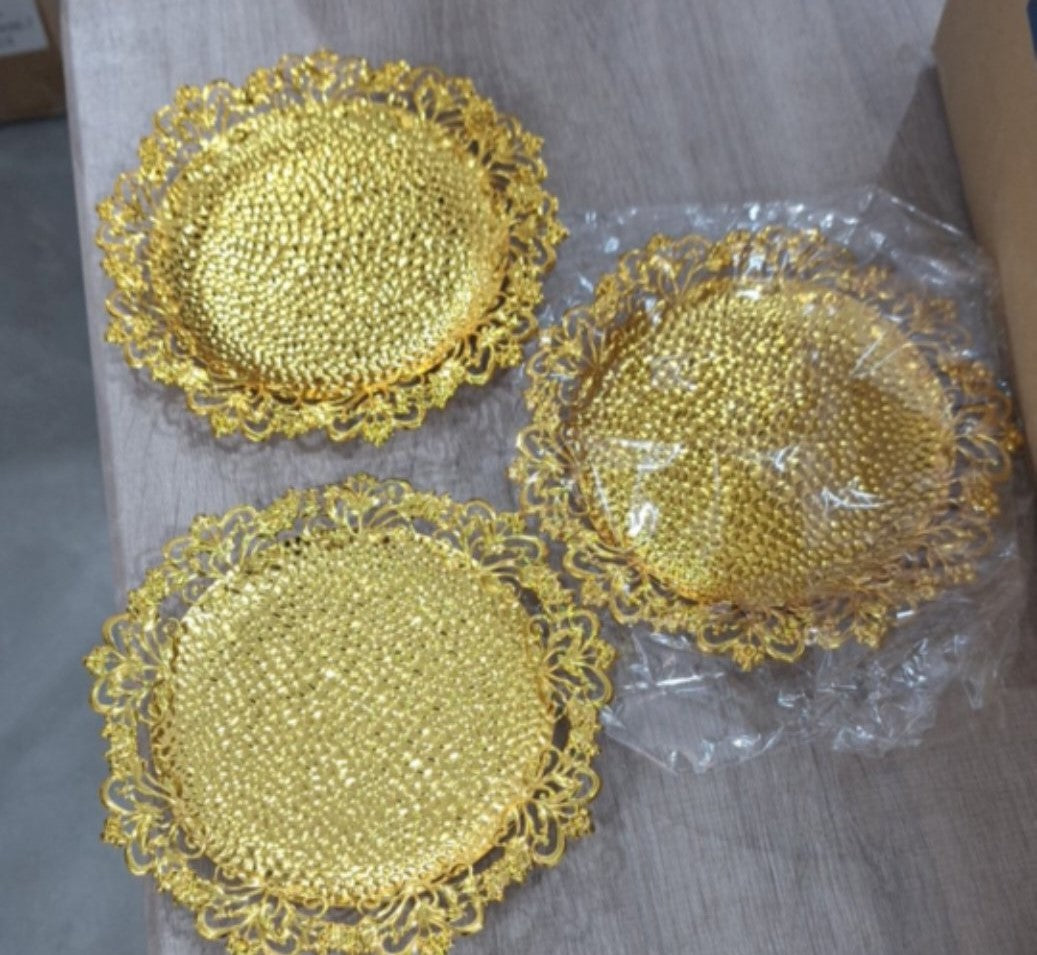 3 mini plateaux en dorée