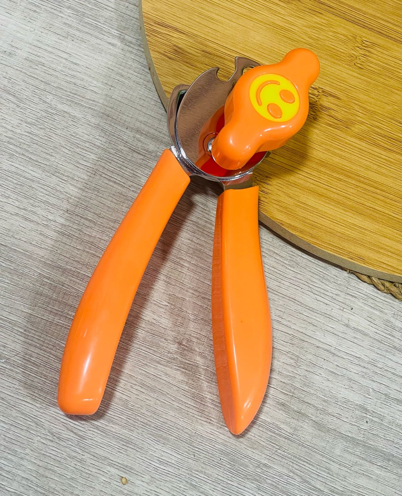 coupe latérale مفتاح المعلبات