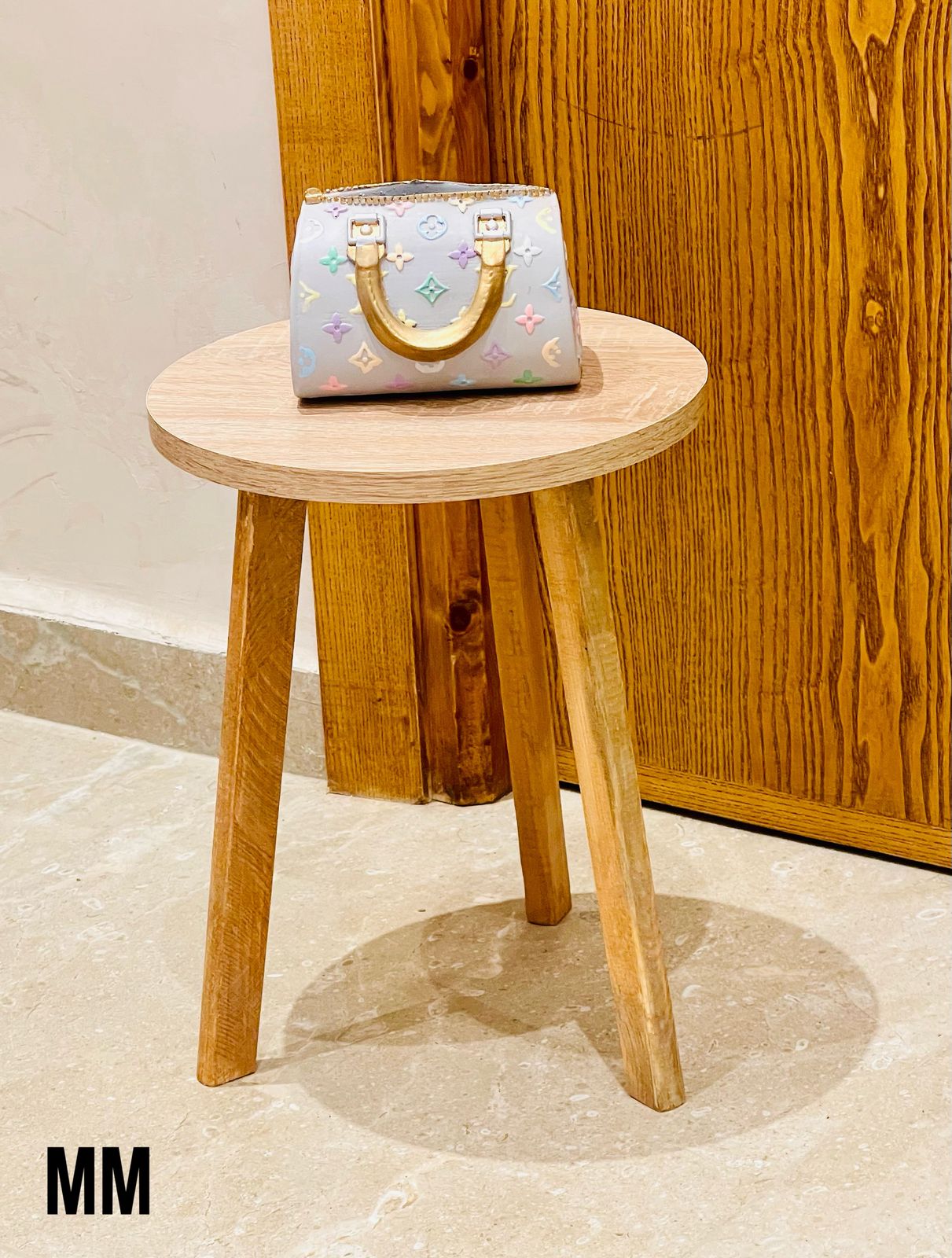 Table MM طاولة الحجم المتوسط