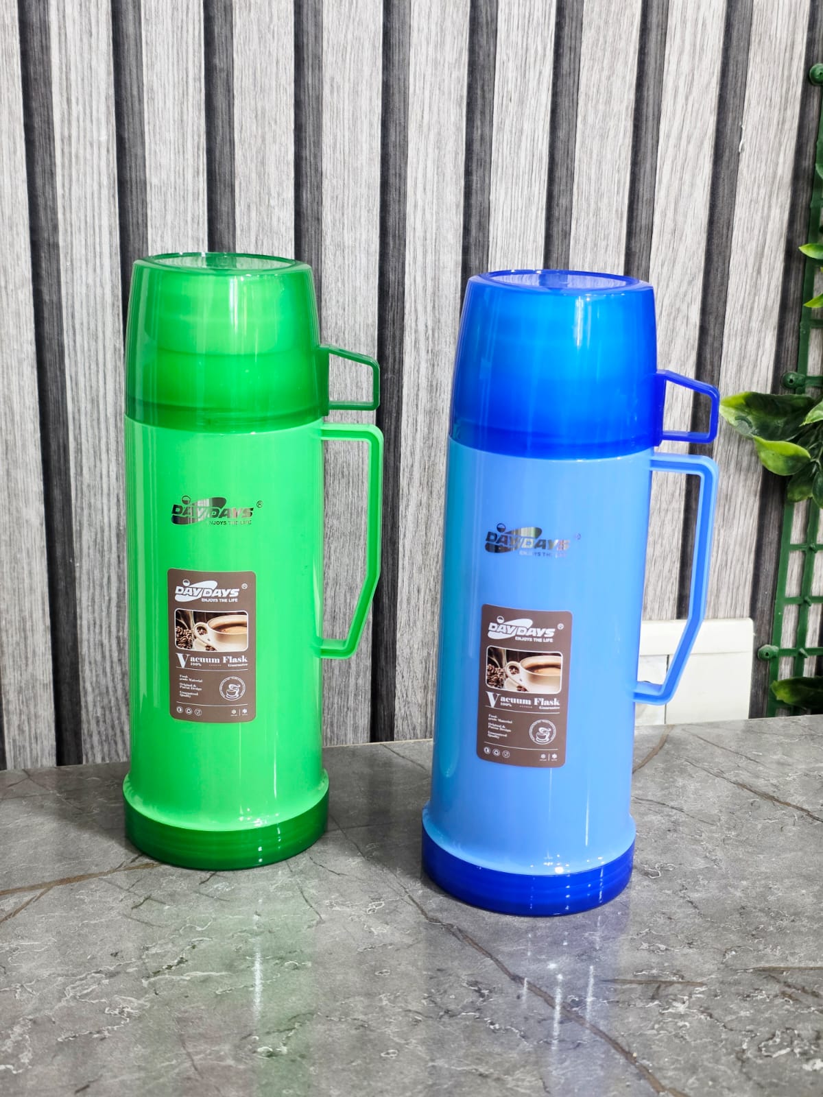 Un thermos 0.45 L مدموج