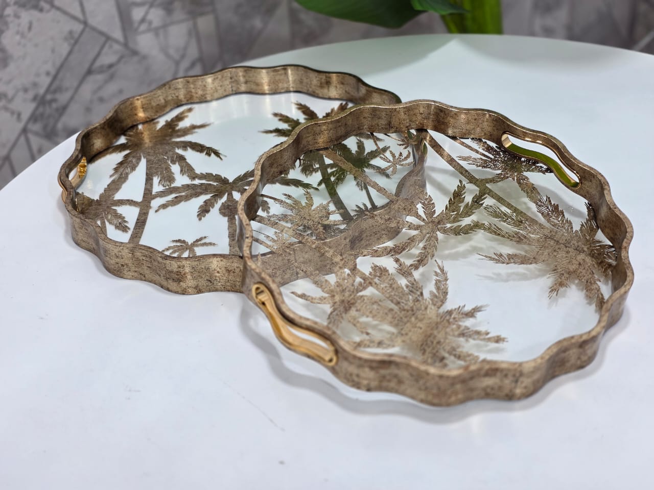 set 2 plateaux