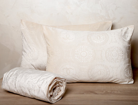 Drap 2 places en velours + 2 coussins