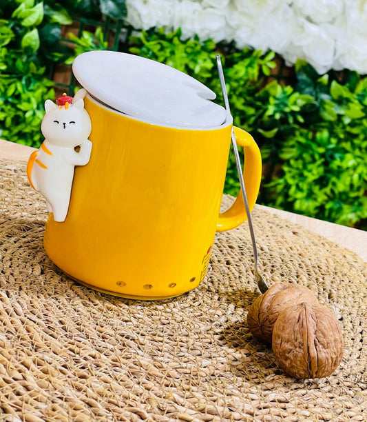 Tasse à café en céramique avec cuillère