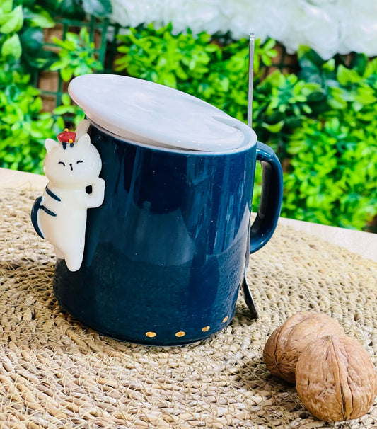 Tasse à café en céramique avec cuillère