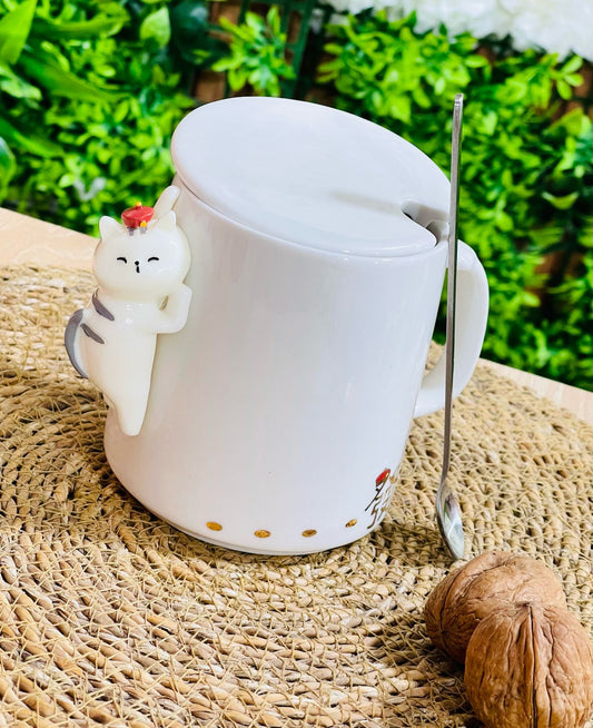 Tasse à café en céramique avec cuillère