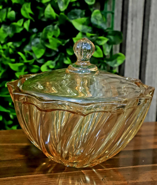 Bonbonnière en verre مدموجة