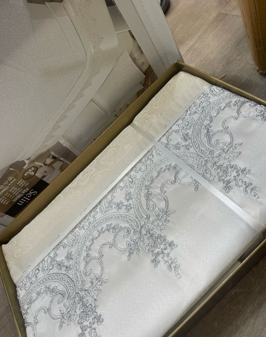 Parue de lit فرش blanc