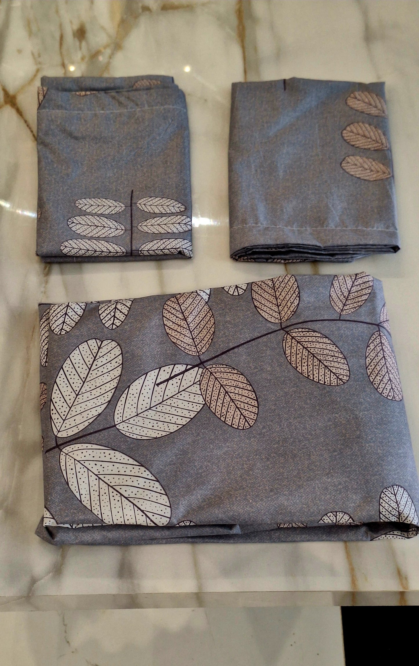 Drap  2 places 220*230/55*75cm ملحفة  و قشور مخادد