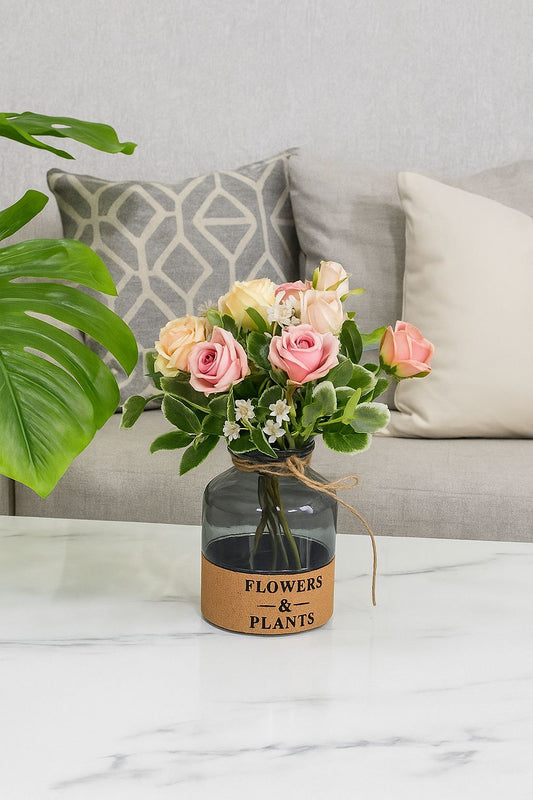 Vase en verre noir