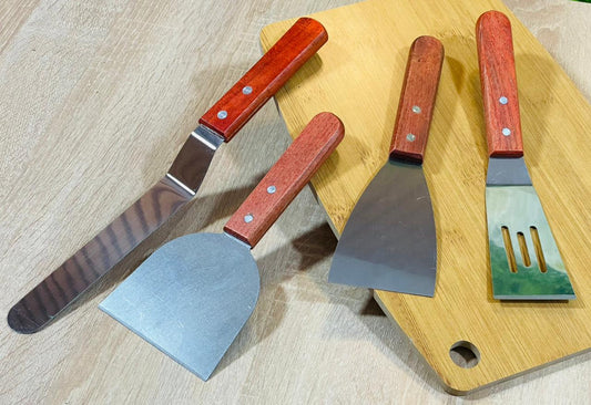 Ensemble de couteaux à fromage avec manche en bois rouge