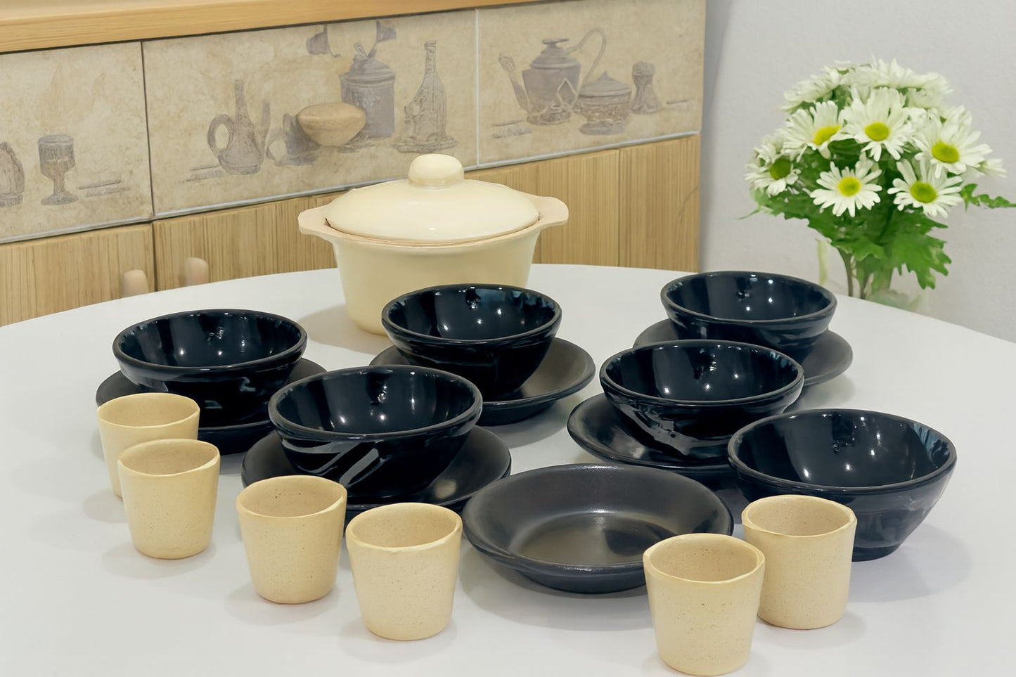 Service فخار beige et noir 20 pièces